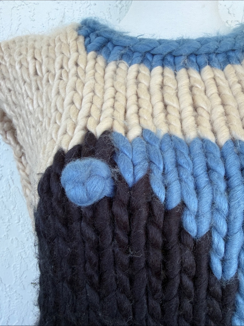 Chunky Knit Sleeveless Sweater Vest - Beige with Blue Trim S/M